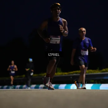 Runner Photo 7411860