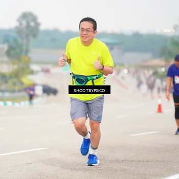Runner Photo 7411871