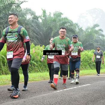Runner Photo 7411875