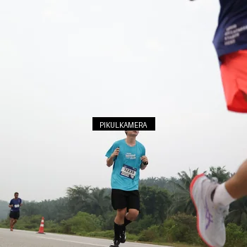 Runner Photo 7411876