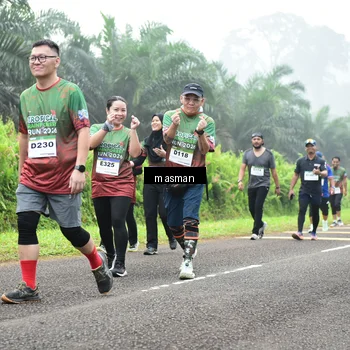 Runner Photo 7411885