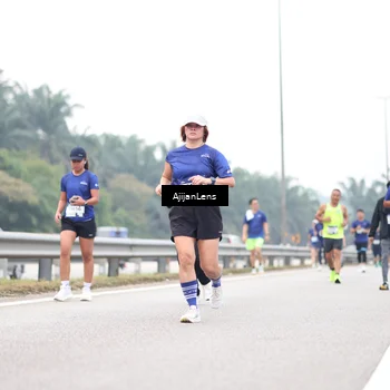 Runner Photo 7411889