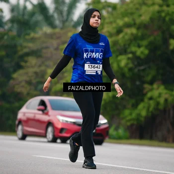 Runner Photo 7411891