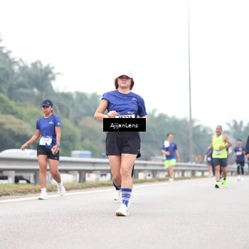 Runner Photo 7411909