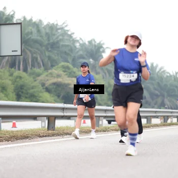 Runner Photo 7411994