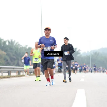 Runner Photo 7412000