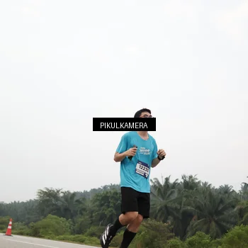 Runner Photo 7412025