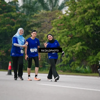 Runner Photo 7412029
