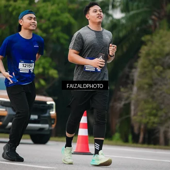 Runner Photo 7412037