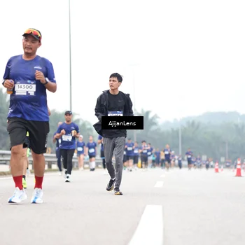 Runner Photo 7412052