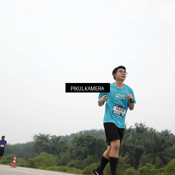 Runner Photo 7412057