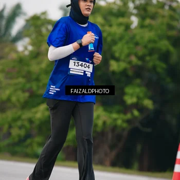 Runner Photo 7412066