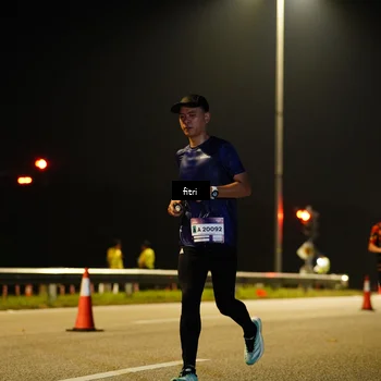 Runner Photo 7412074
