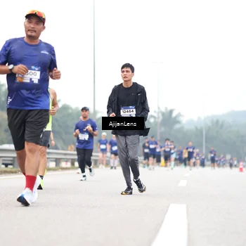 Runner Photo 7412077
