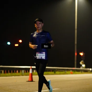 Runner Photo 7412083