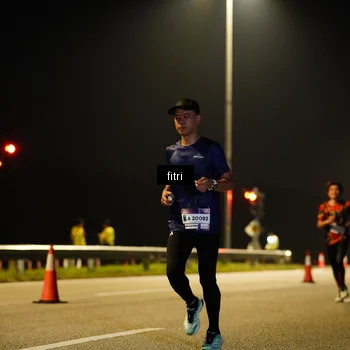 Runner Photo 7412098