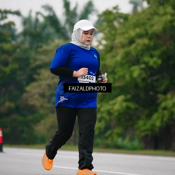 Runner Photo 7412105