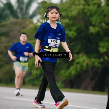 Runner Photo 7412140