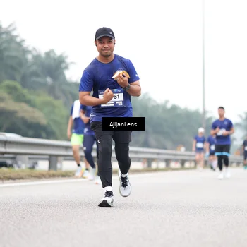 Runner Photo 7412162