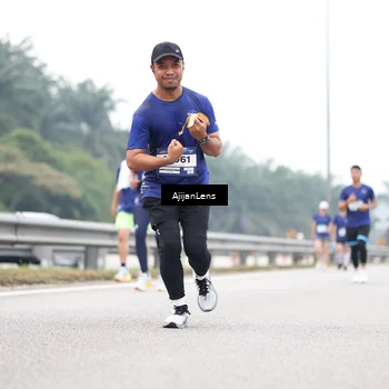 Runner Photo 7412167