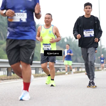 Runner Photo 7412170