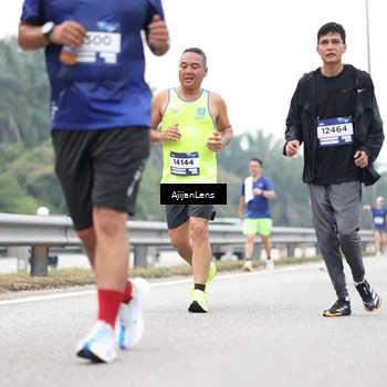 Runner Photo 7412173