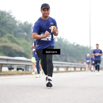 Runner Photo 7412227