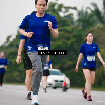 Runner Photo 7412310