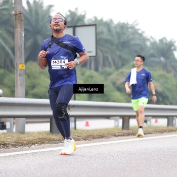 Runner Photo 7412318