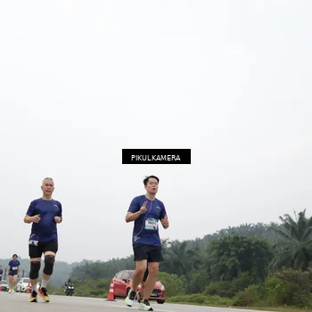 Runner Photo 7412341
