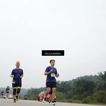 Runner Photo 7412378
