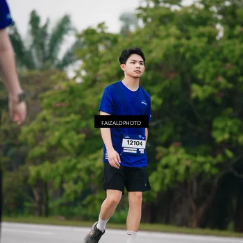 Runner Photo 7412386