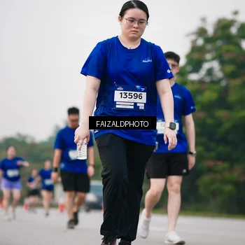 Runner Photo 7412411