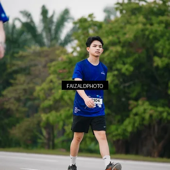 Runner Photo 7412420