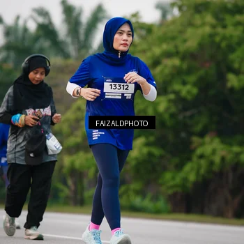Runner Photo 7412450