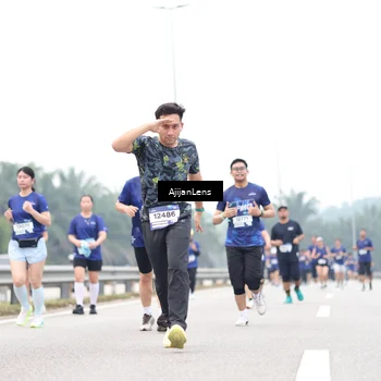 Runner Photo 7412489