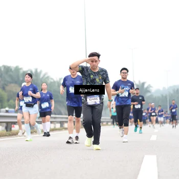 Runner Photo 7412493