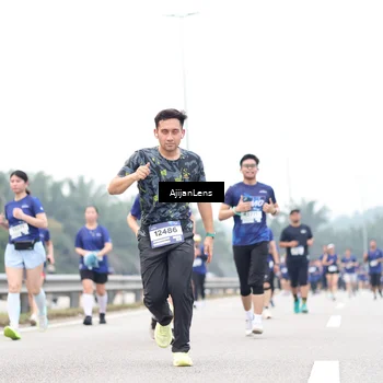 Runner Photo 7412505