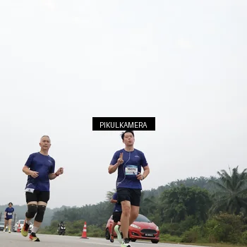 Runner Photo 7412521