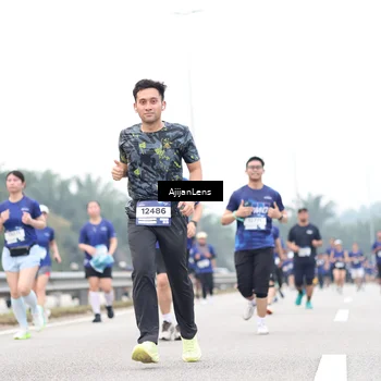Runner Photo 7412525