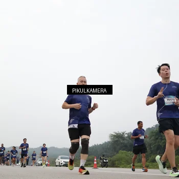 Runner Photo 7412530
