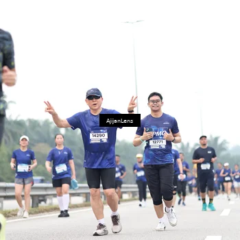Runner Photo 7412540