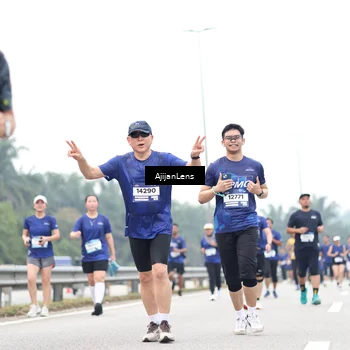 Runner Photo 7412542