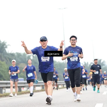 Runner Photo 7412553