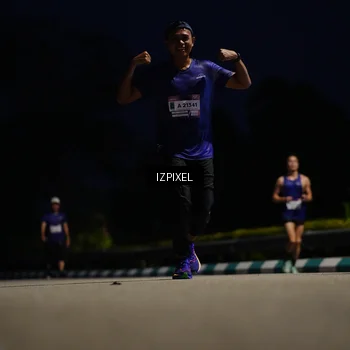 Runner Photo 7412558