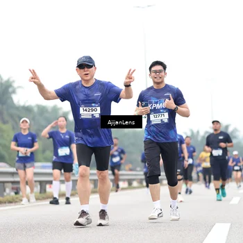 Runner Photo 7412587