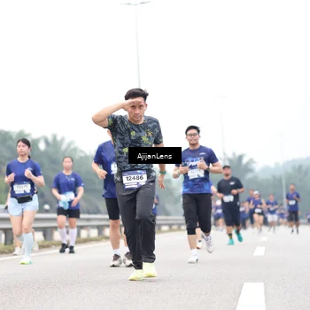 Runner Photo 7412621