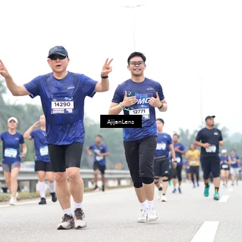 Runner Photo 7412637