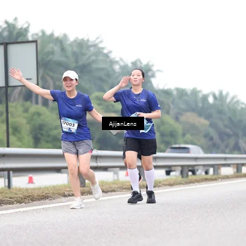 Runner Photo 7412654