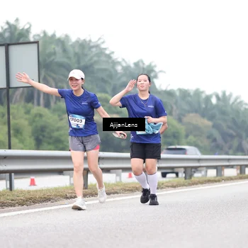 Runner Photo 7412669